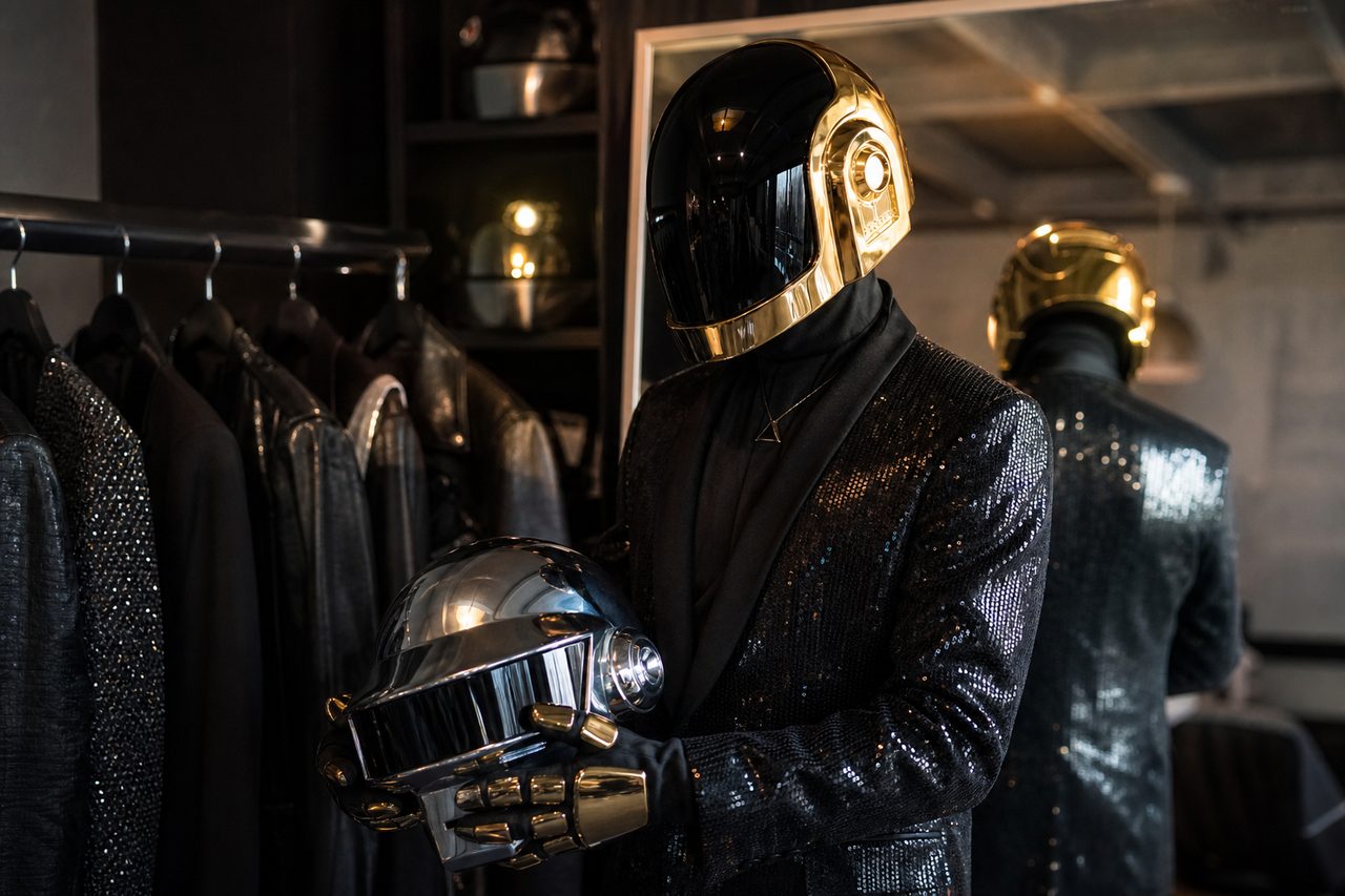 Comment choisir le déguisement daft punk parfait pour votre prochaine soirée costume