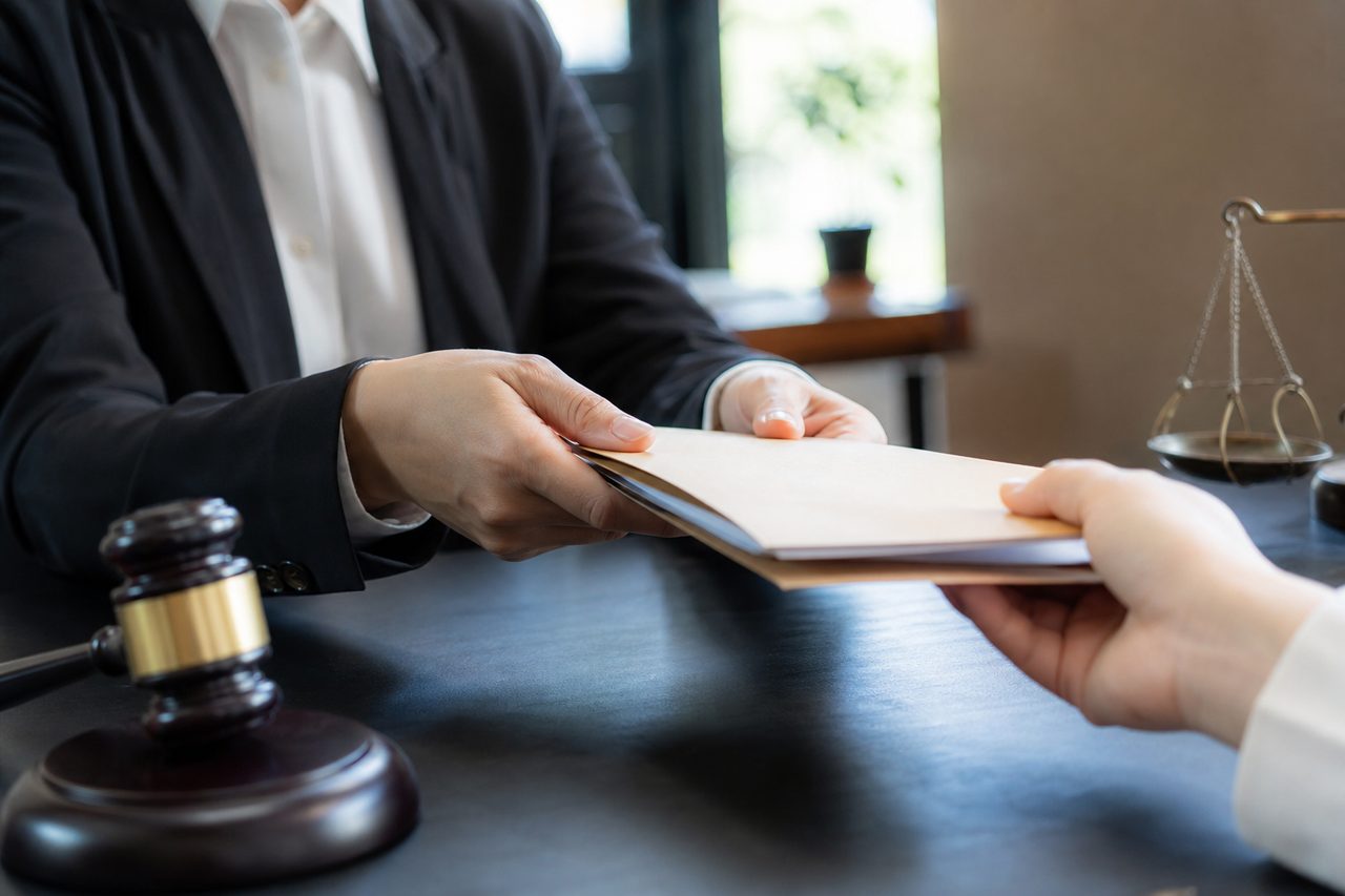 Est-il légalement possible de changer de nom de famille pour celui de sa mère ?