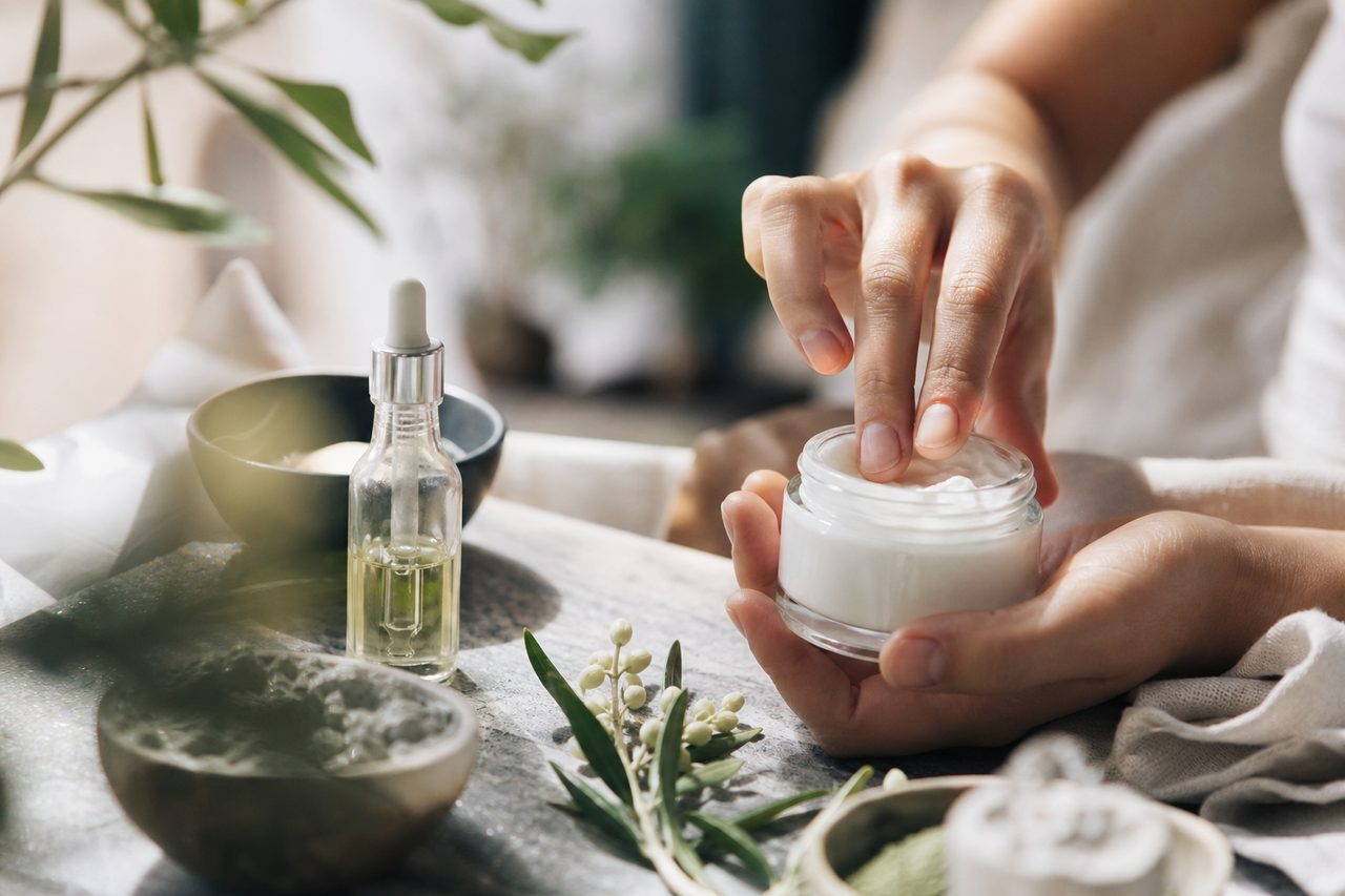 La réalité des cosmétiques bio : entre greenwashing et véritables bienfaits